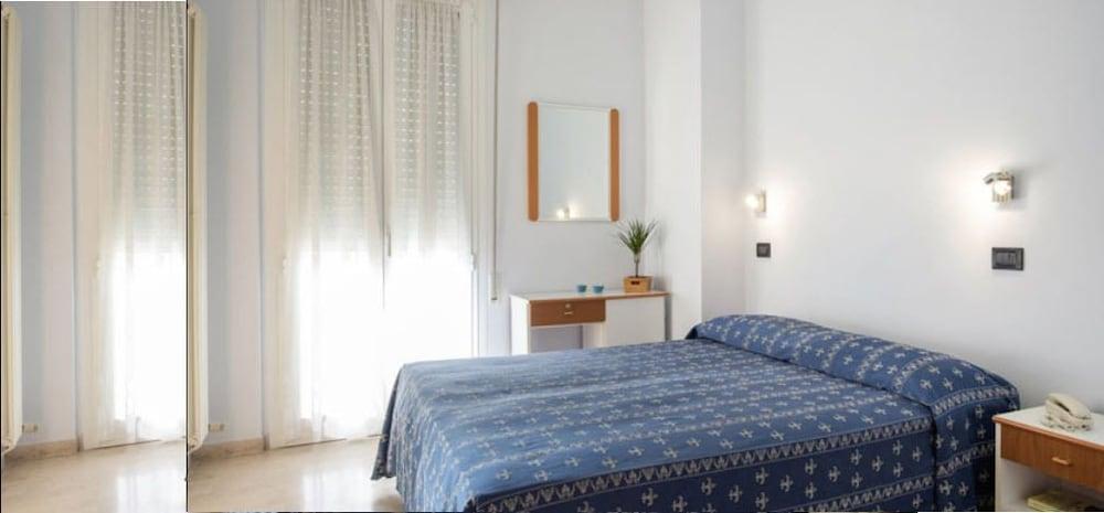 Hotel Kadett Rimini Esterno foto