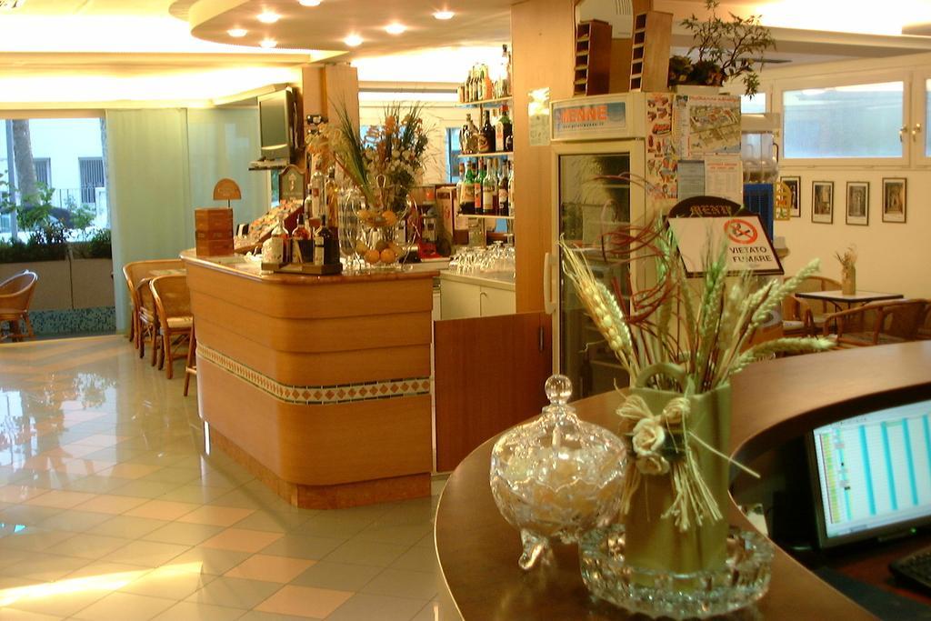 Hotel Kadett Rimini Esterno foto