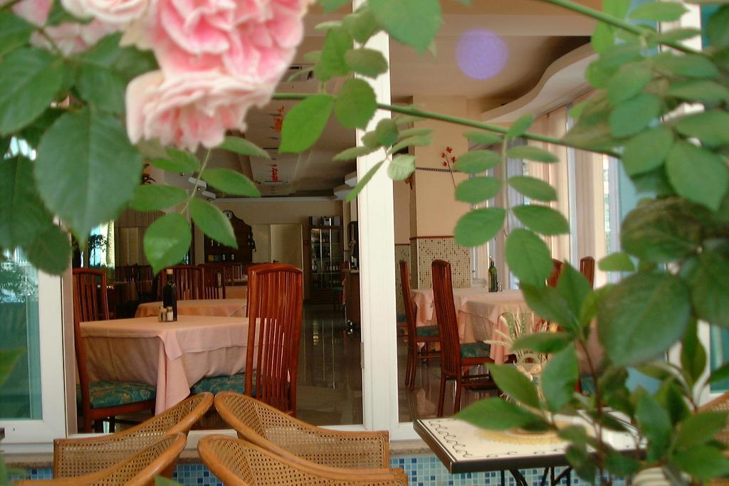 Hotel Kadett Rimini Esterno foto