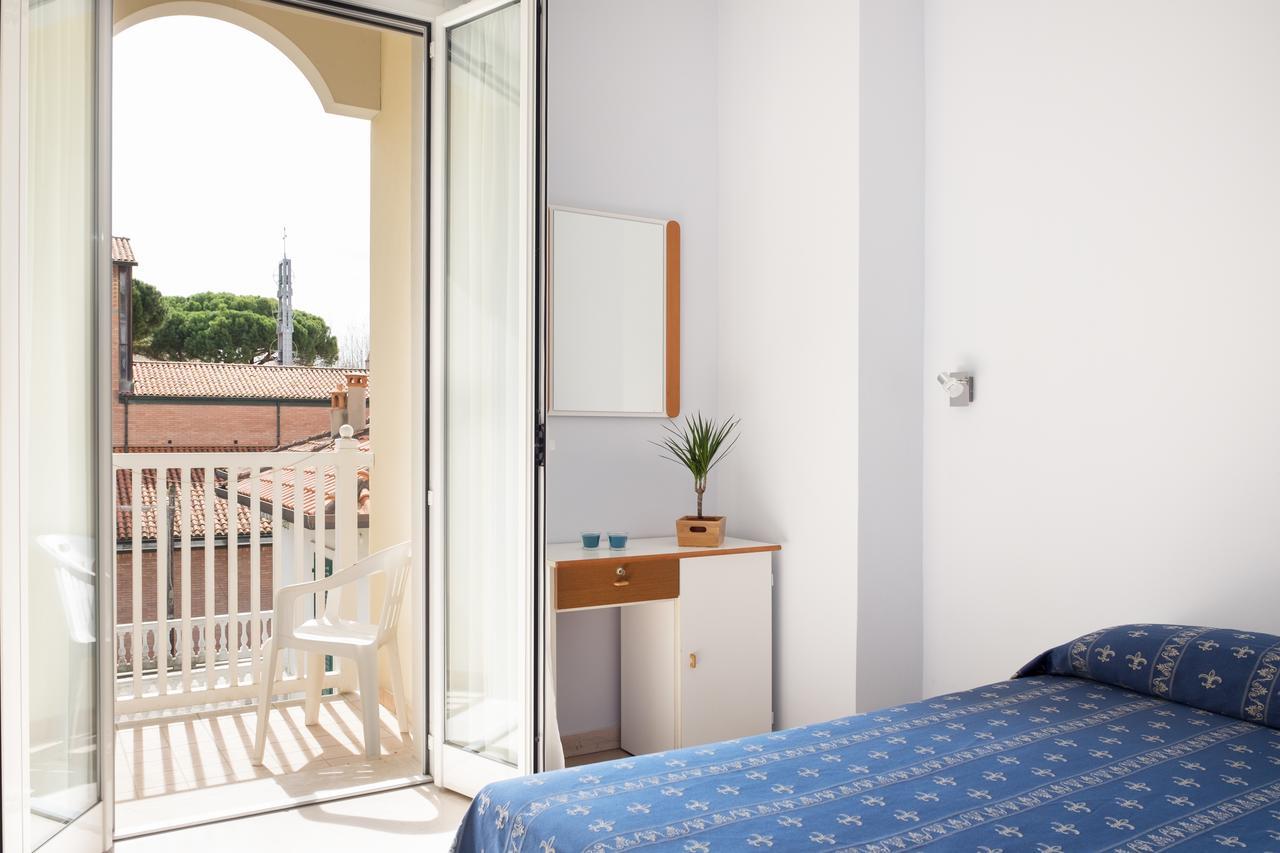 Hotel Kadett Rimini Esterno foto